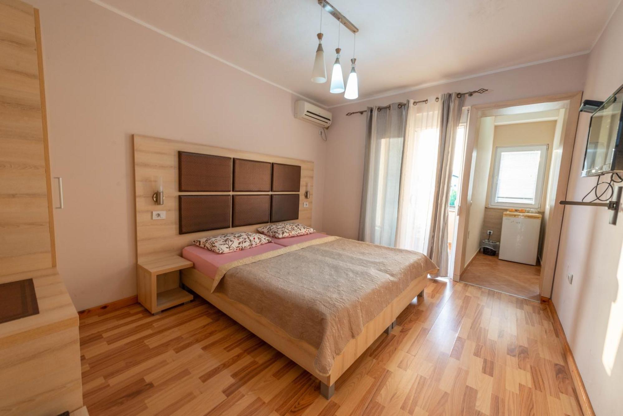 Hotel La Hacienda Ulcinj Esterno foto